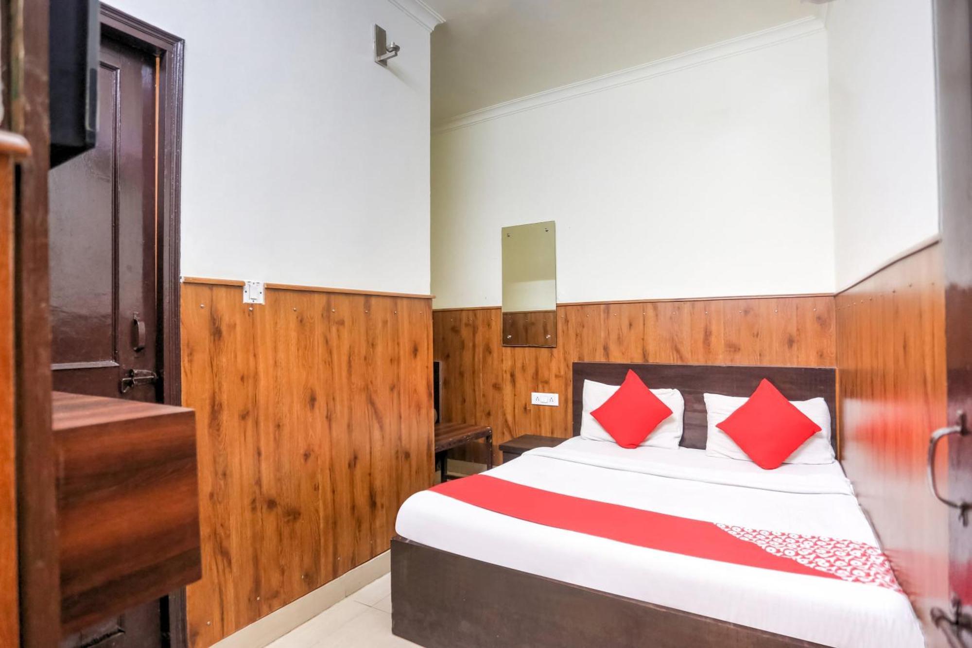 Hotel O Shri Sai Guest House Delhi  Esterno foto