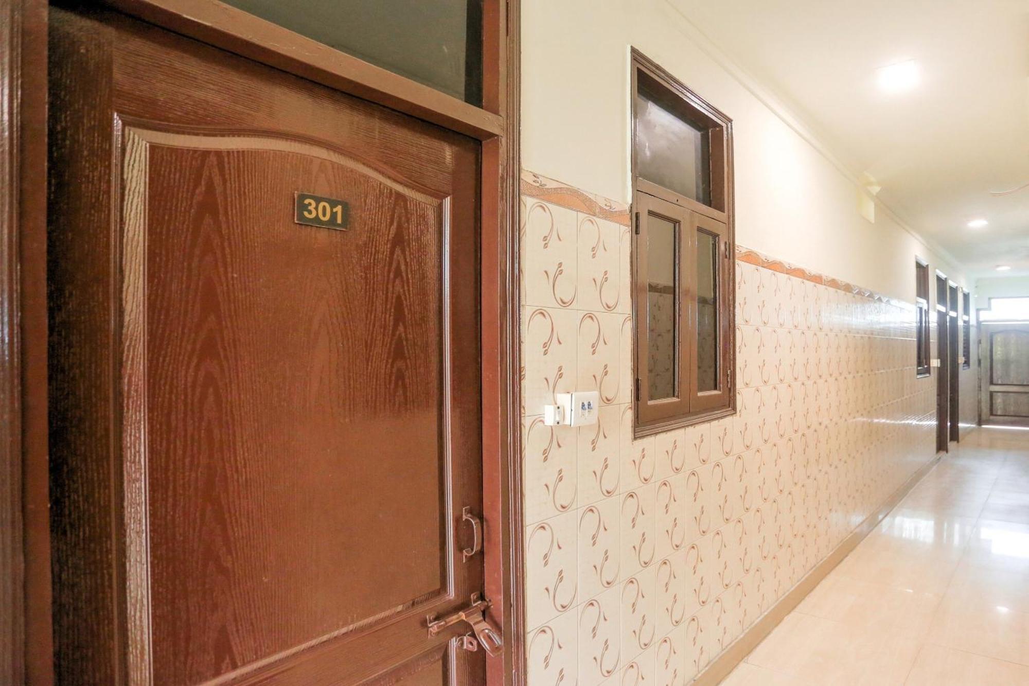 Hotel O Shri Sai Guest House Delhi  Esterno foto