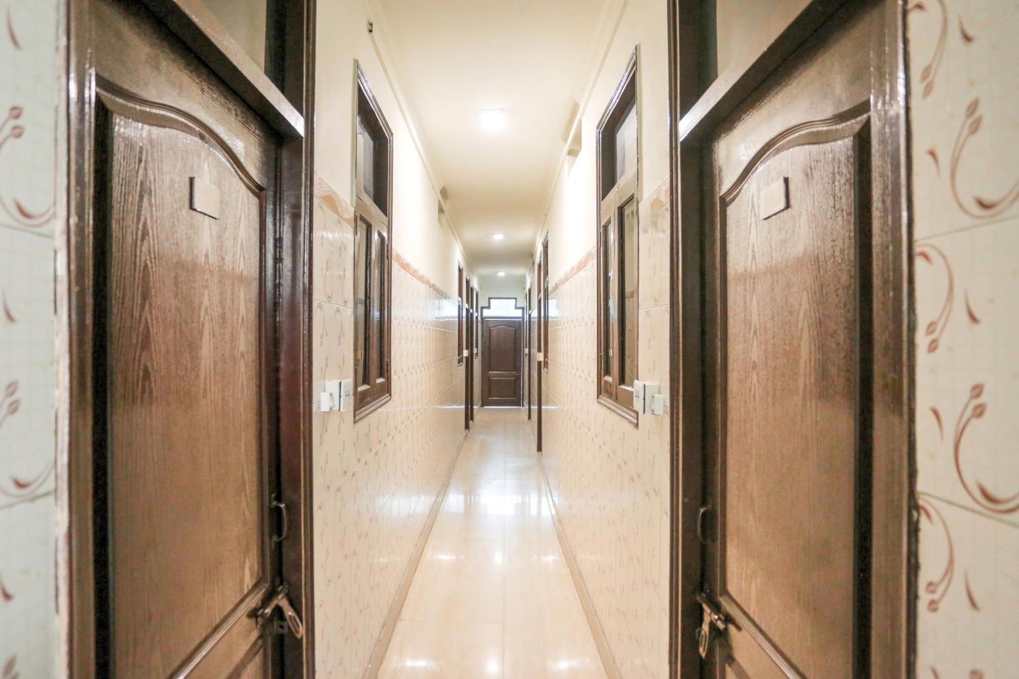 Hotel O Shri Sai Guest House Delhi  Esterno foto