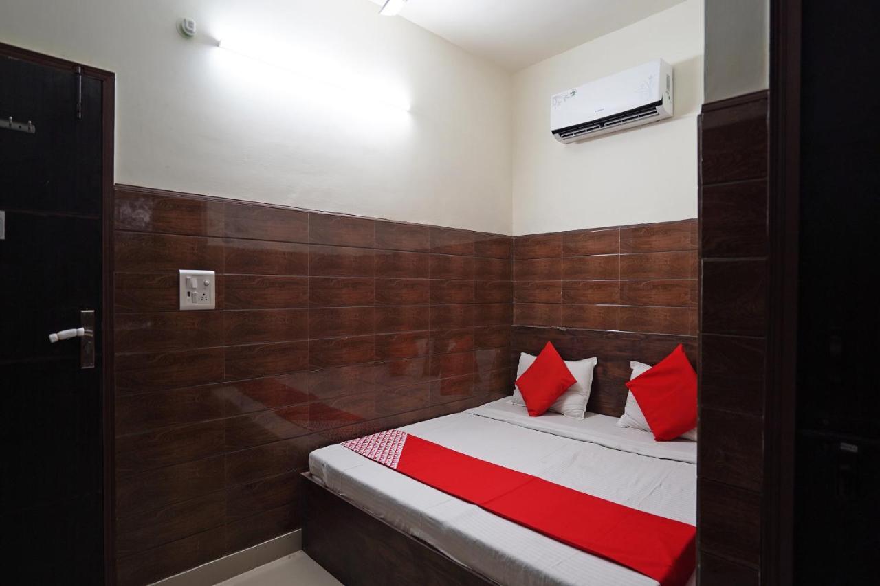 Hotel O Shri Sai Guest House Delhi  Esterno foto